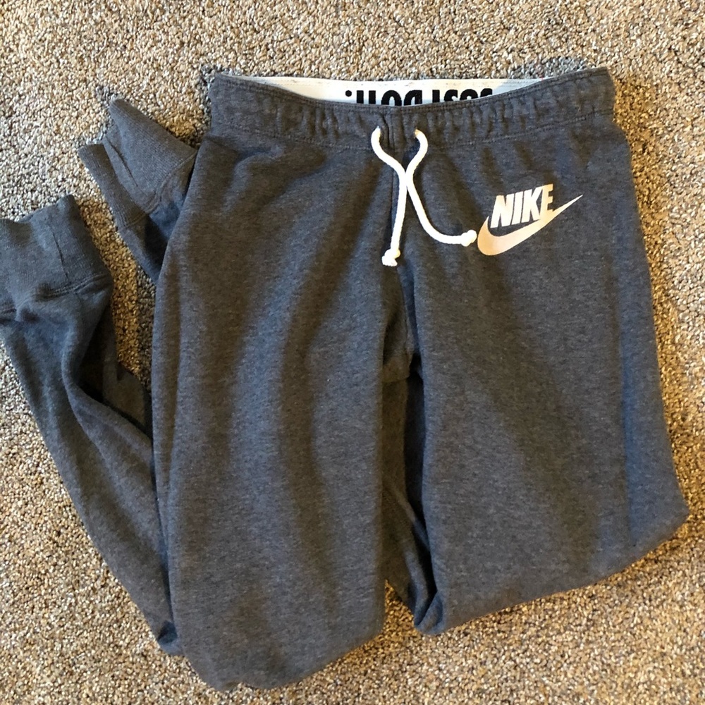 Grey Women’s Nike Jogger Sweatpants